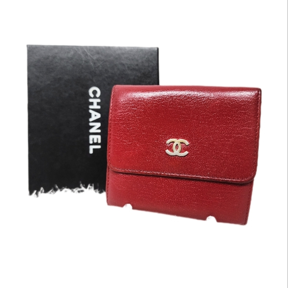 CHANEL Red Wallet